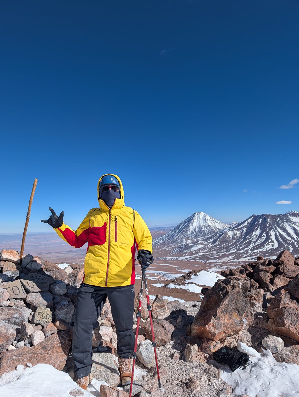 Same spot, wider: Licancabur and the Bolivian side behind.